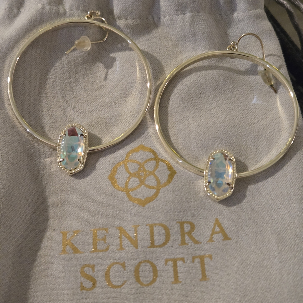 Kendra Scott Elora Gold Hoop Earrings with Dicondric Stone - Picture 2 of 4